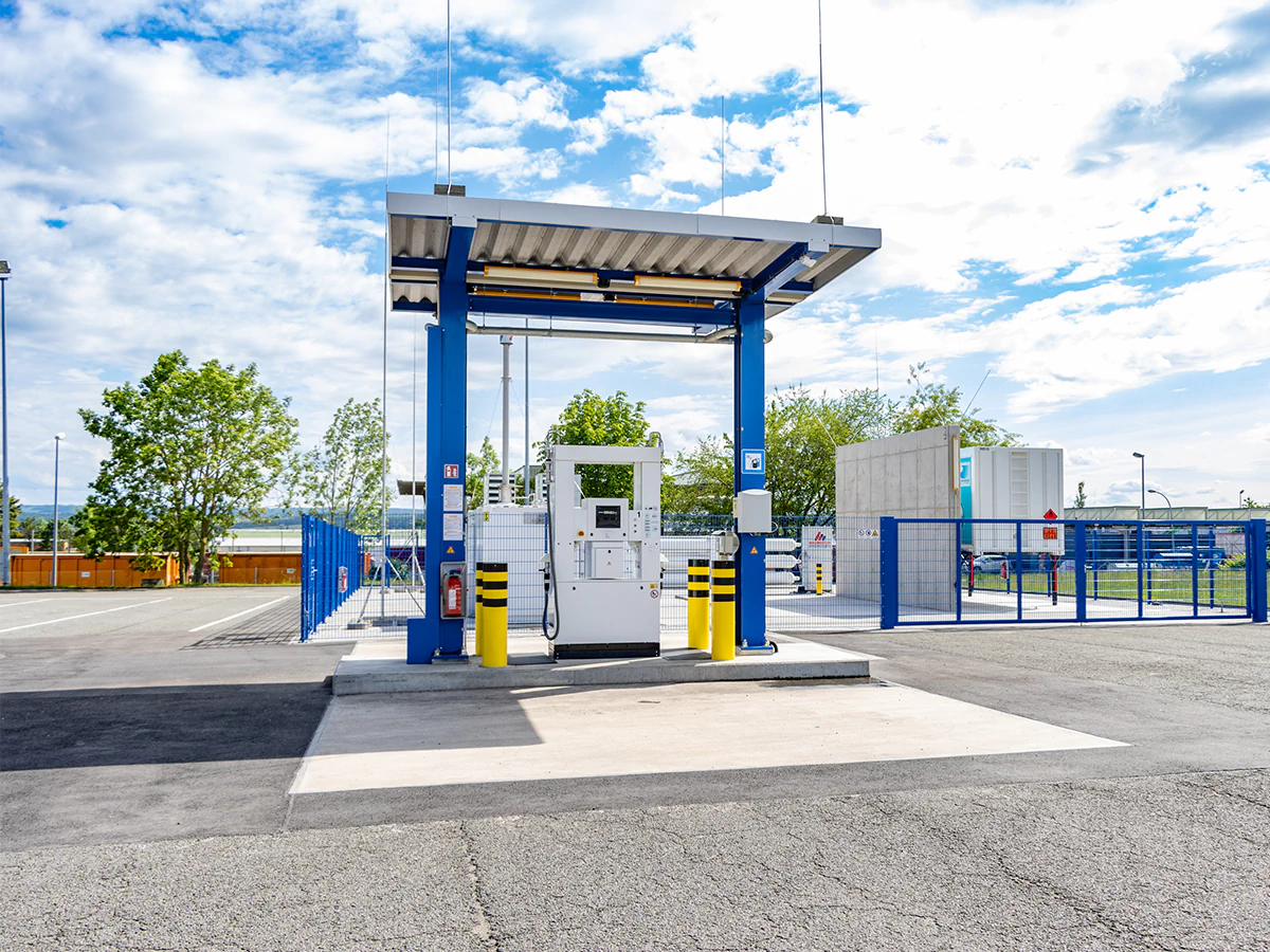 Bildbeschreibung / description: Wasserstofftankstelle